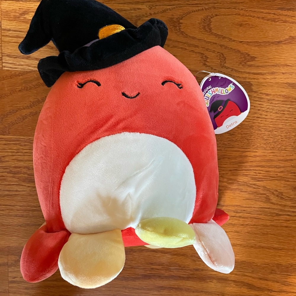 Detra The Octopus Halloween Squad Squishmallow brands new Boutique
